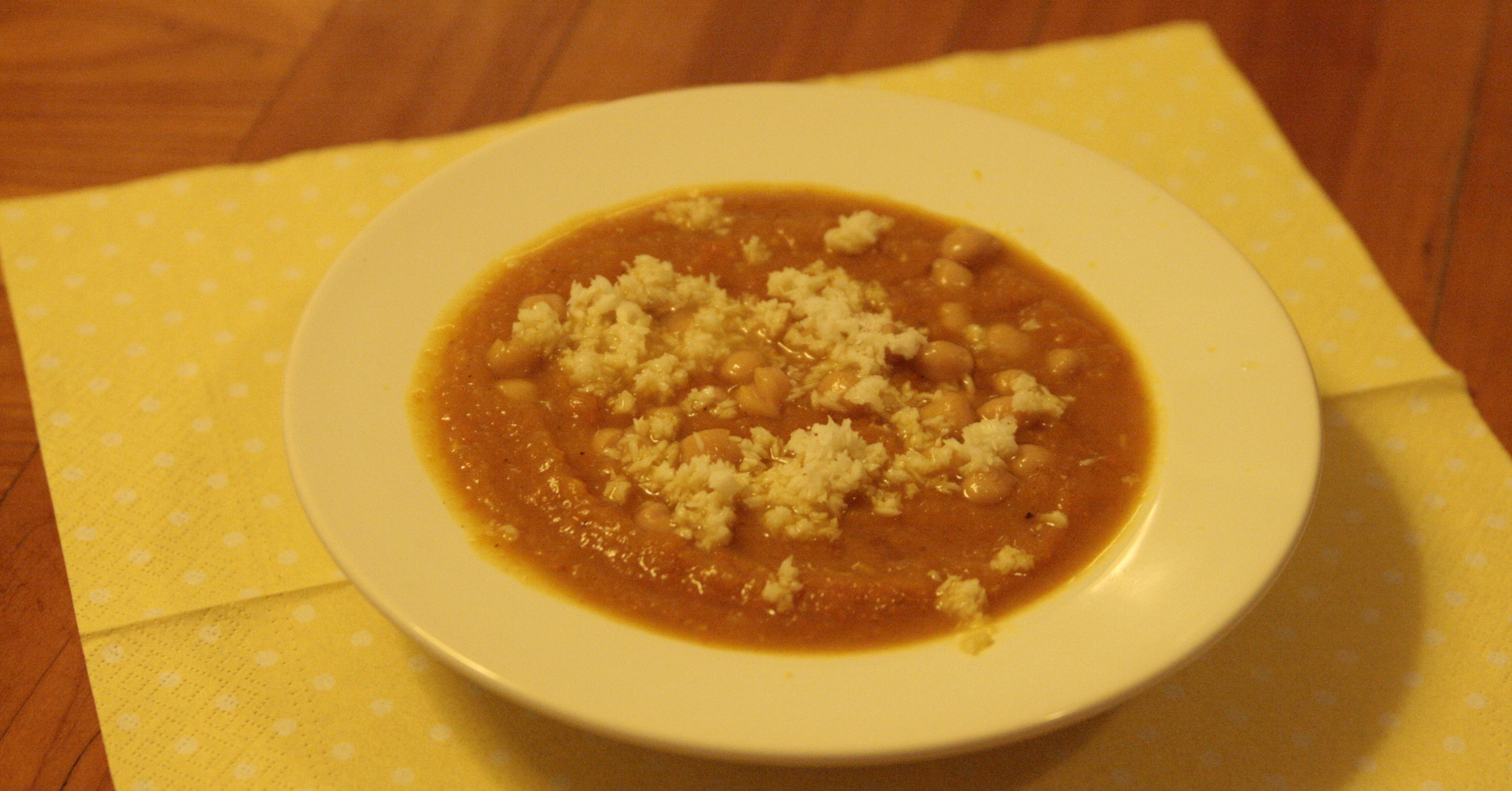 Zupa dyniowo-marchewkowa z cieciorką